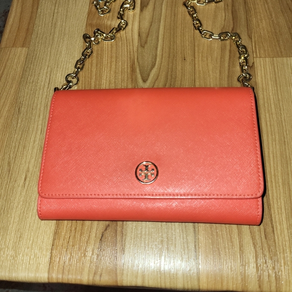TORY BURCH Red Leather Robinson Chain Link Crossbody Wallet - Picture 13 of 15